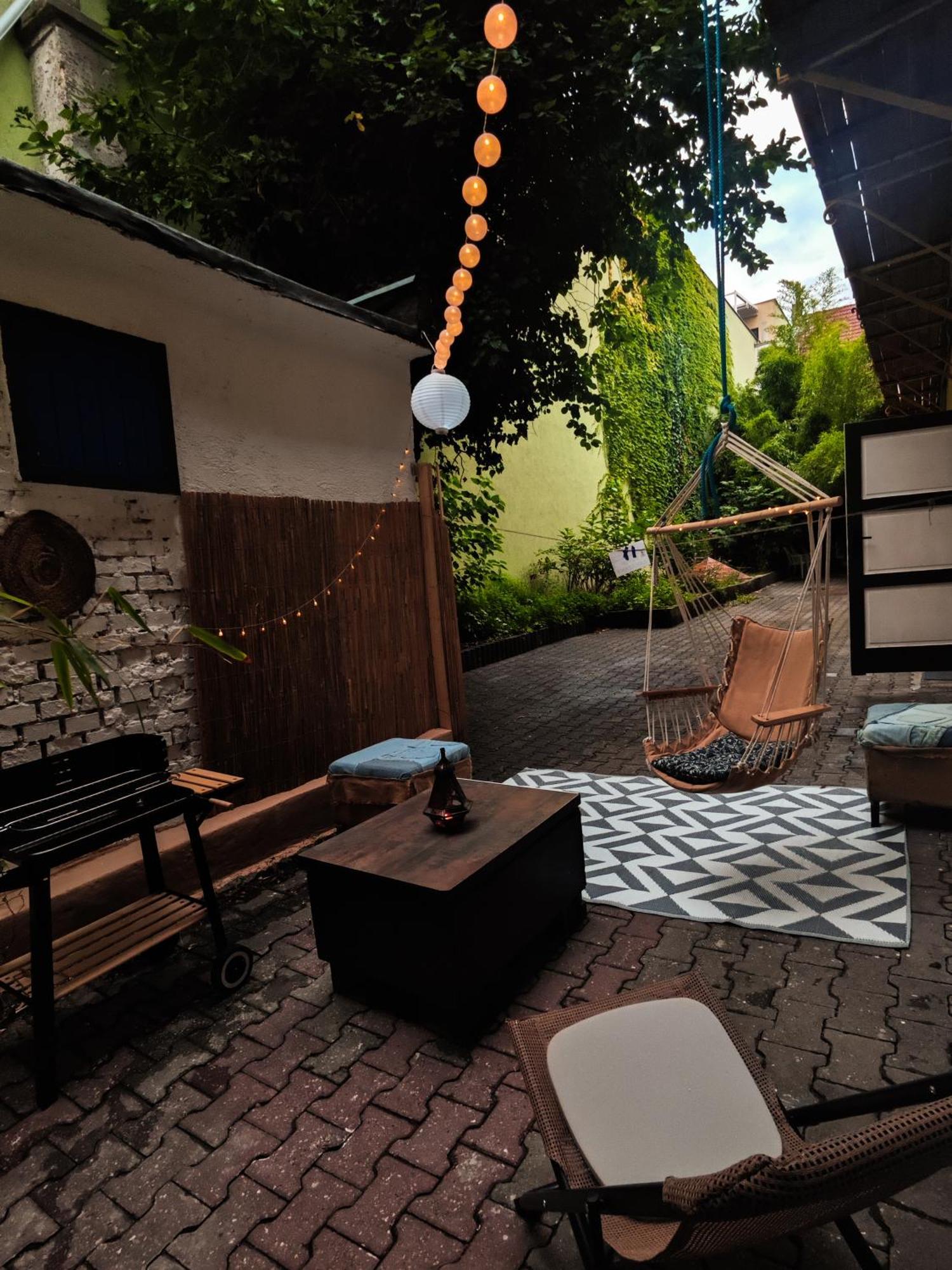 Vintage Room With Garden View Братислава Экстерьер фото