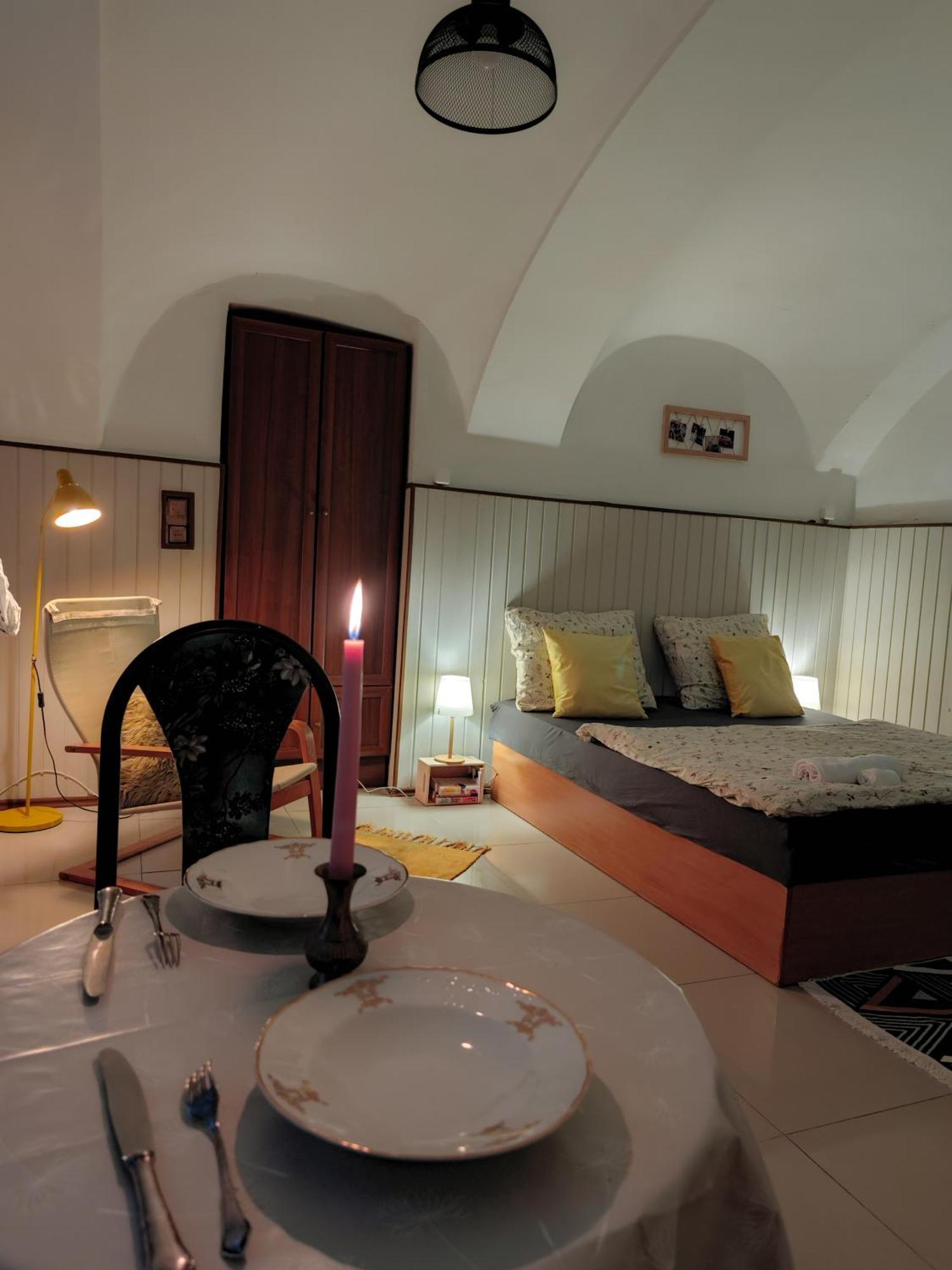 Vintage Room With Garden View Братислава Экстерьер фото