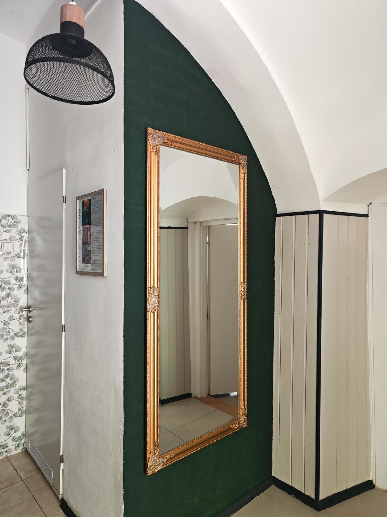 Vintage Room With Garden View Братислава Экстерьер фото